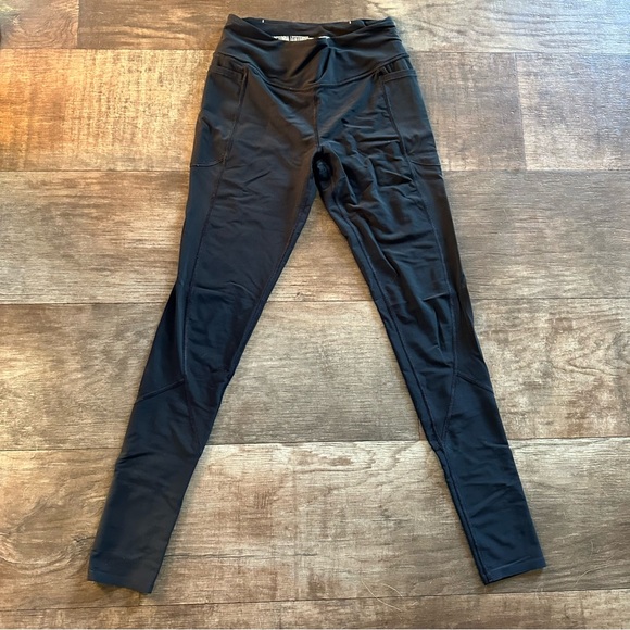 Victoria's Secret Pants - Victoria sport black athletic leggings phone pockets